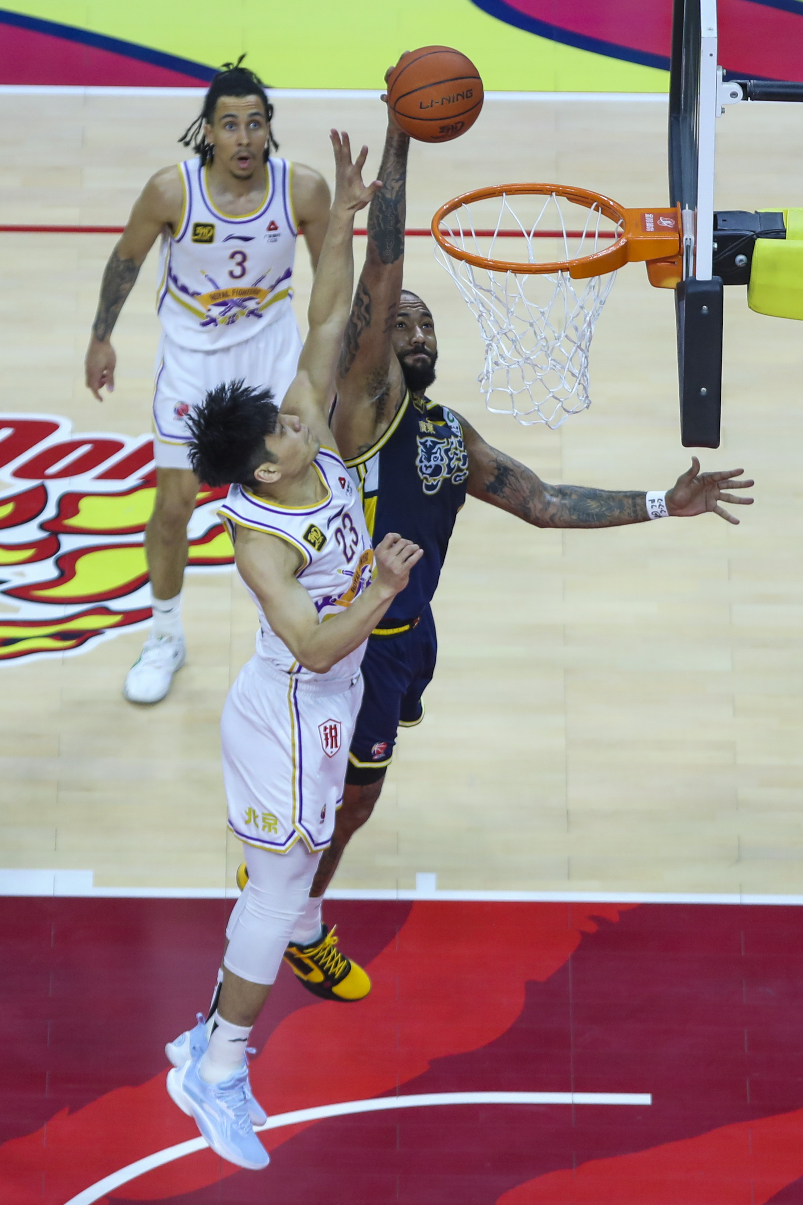 包含广东宏远CBA战胜山西汾酒周琦篮下强攻得分的词条