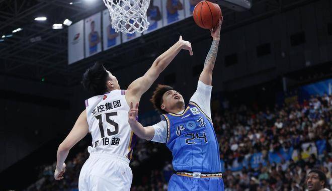 包含广东宏远CBA战胜山西汾酒周琦篮下强攻得分的词条